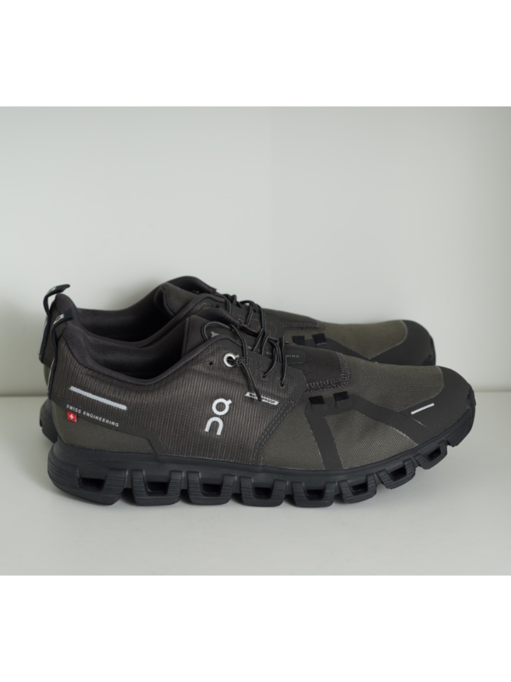On Men's Cloud 6 WP Waterproof Thorn Black Sneakers US 8 M EU 41 UK 7.5